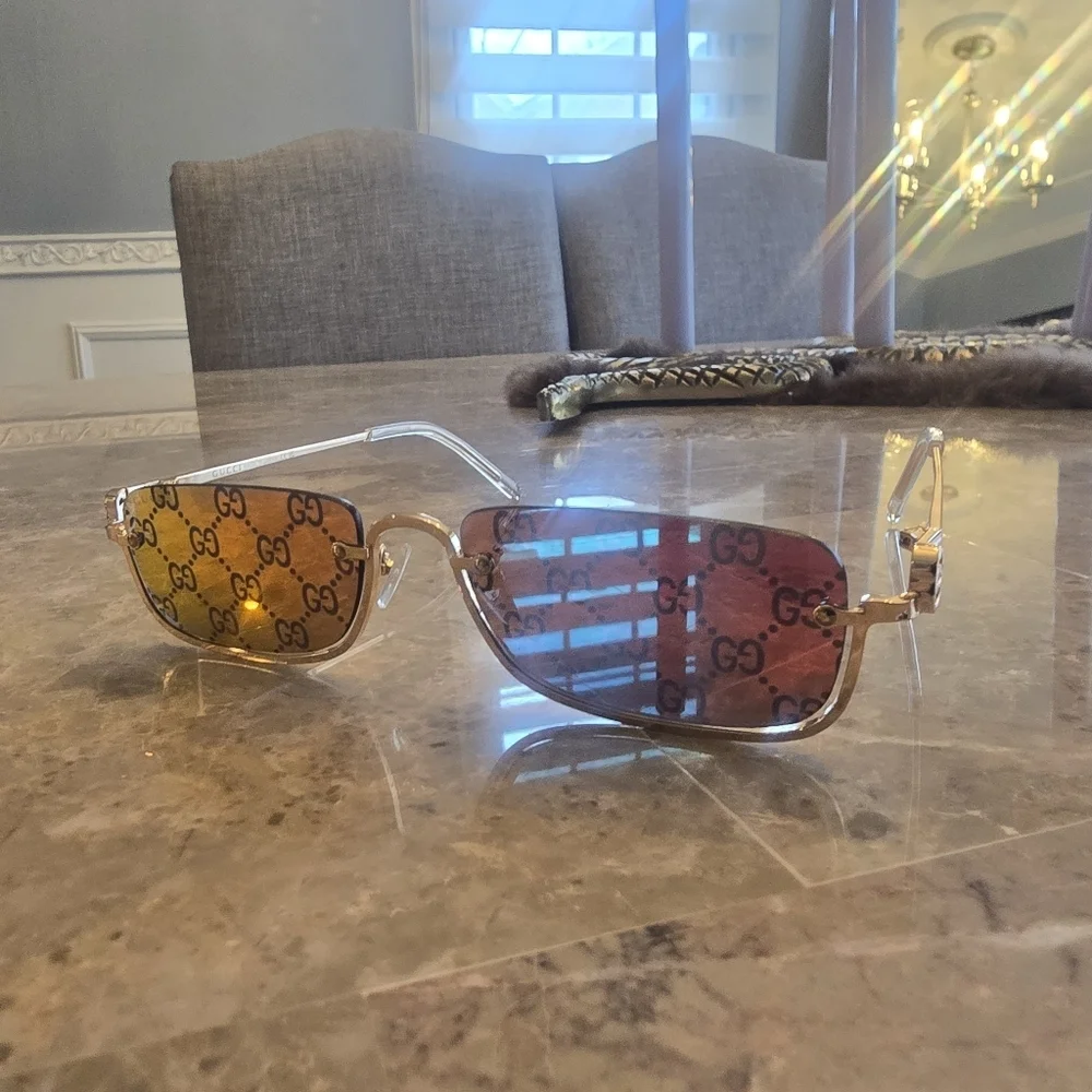 Authentic Unisex Gucci Logo Glasses - Picture 3 of 6